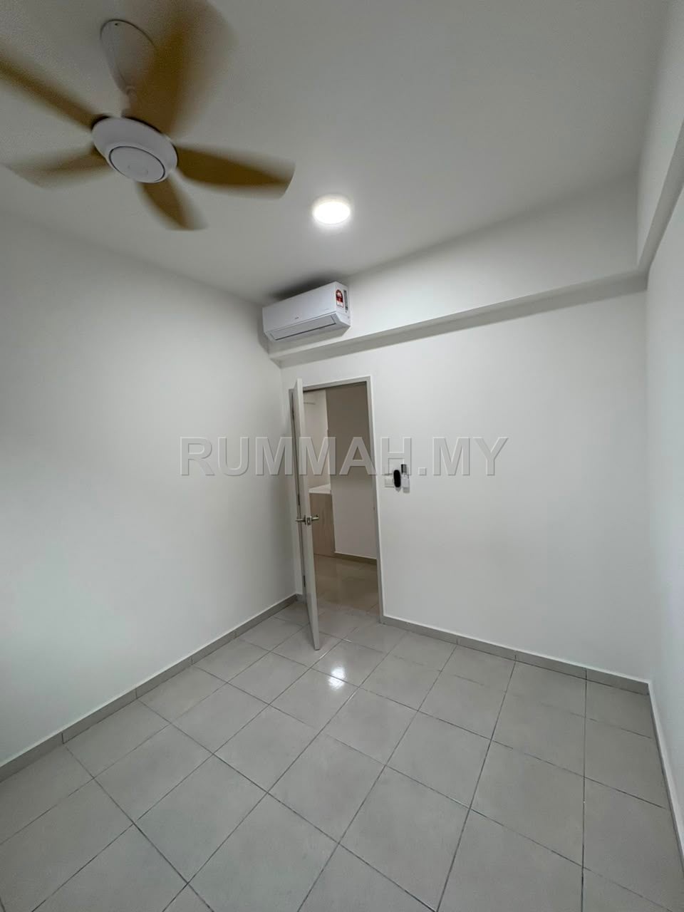 condo in Gelugor, Penang — photo 5