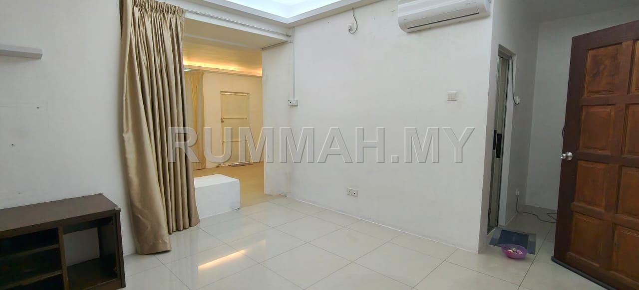 house in Permatang Damar Laut, Penang — photo 4