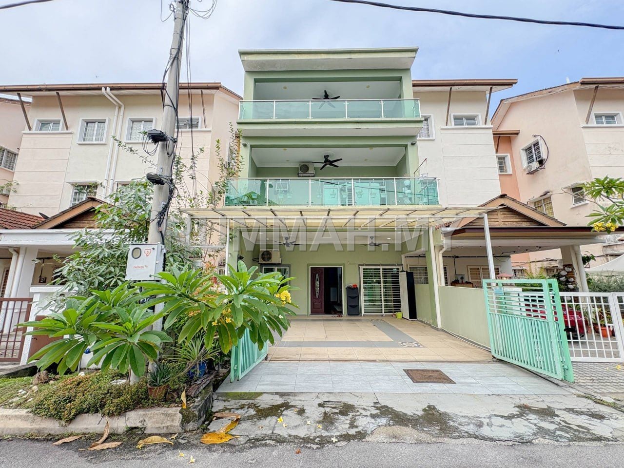 3 Storey Terrace Taman Ukay Perdana, Ampang *Not facing others house