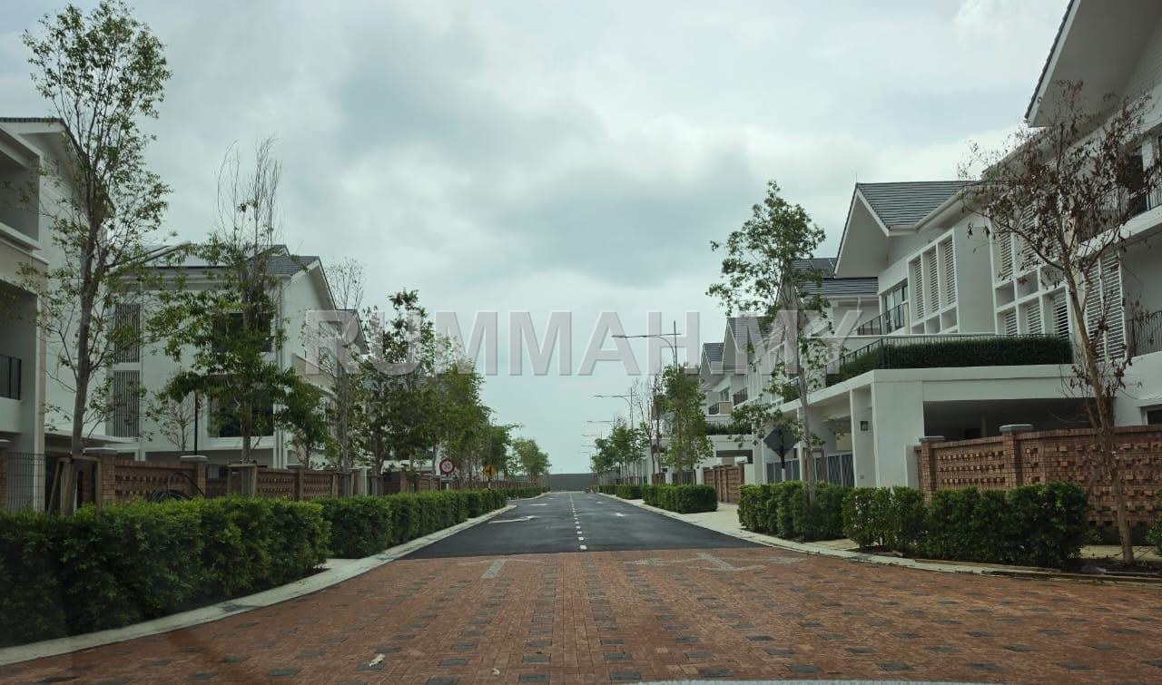 Triple Storey @Fera Courtyard, Tanjung Tokong | Partial Furnished