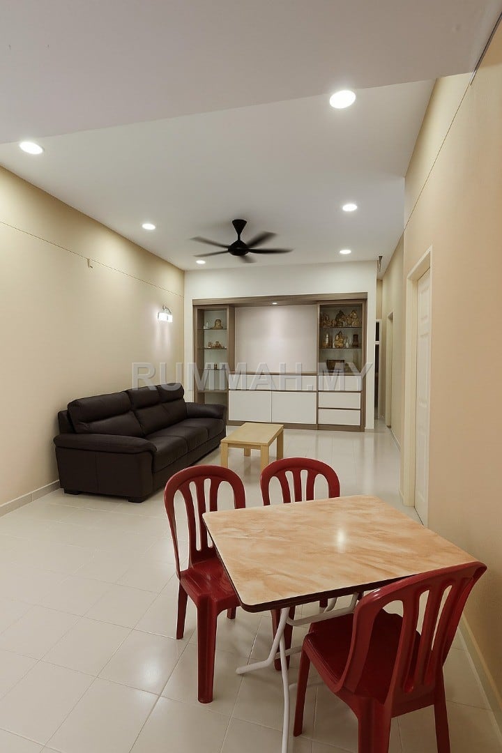 Semi-Detached House for Sale at Tingkat Mayang Pasir, Bayan Baru | Renovated