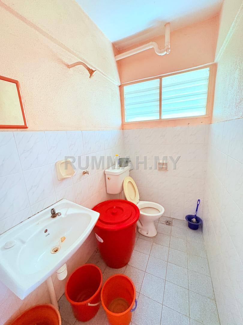condo in Gelugor, Penang — photo 7
