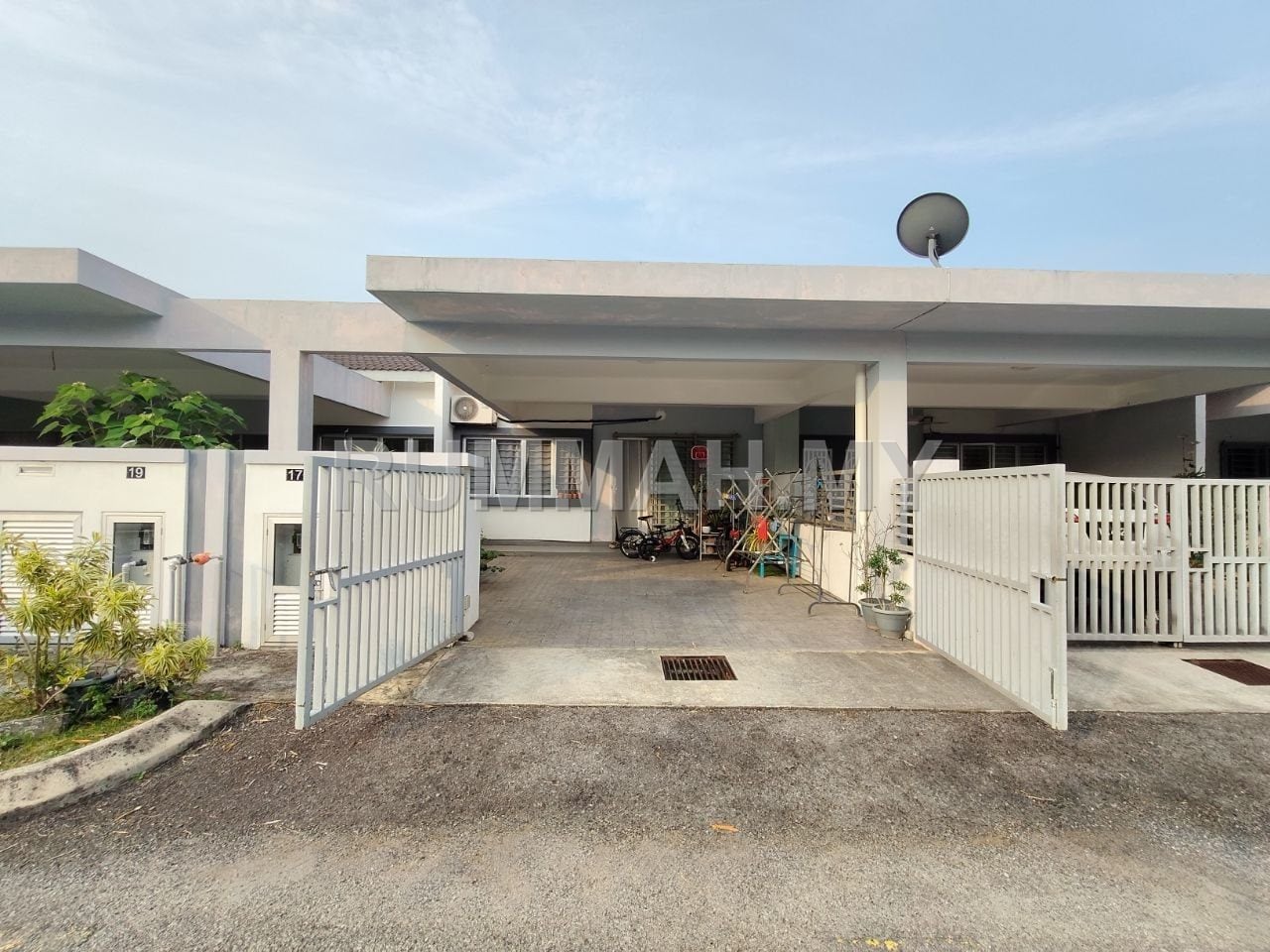 FACING OPEN Teres Cun Setingkat Albury 1 Mahkota Hills Lenggeng N9