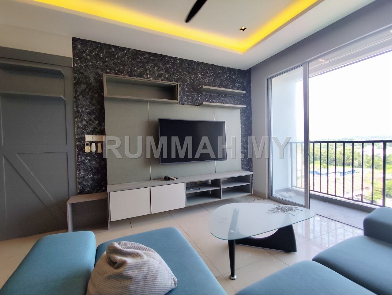 PARTLY FURNISHED RENOVATED Simfoni 1 Condominium Bandar Teknologi Kajang