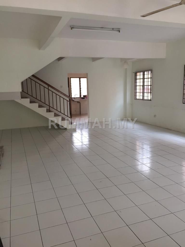 house in bangi, Selangor — photo 2
