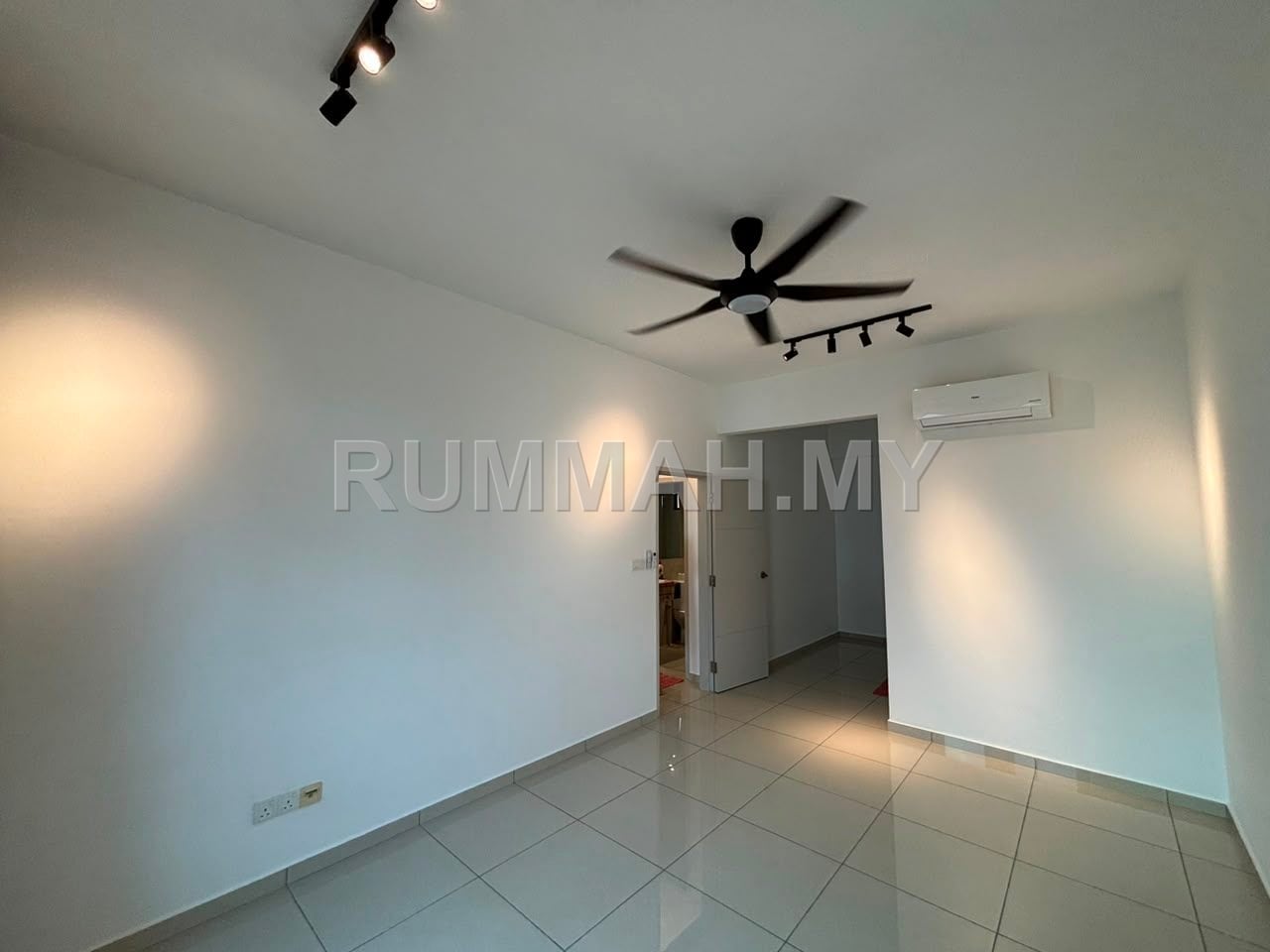 condo in Gelugor, Penang — photo 7