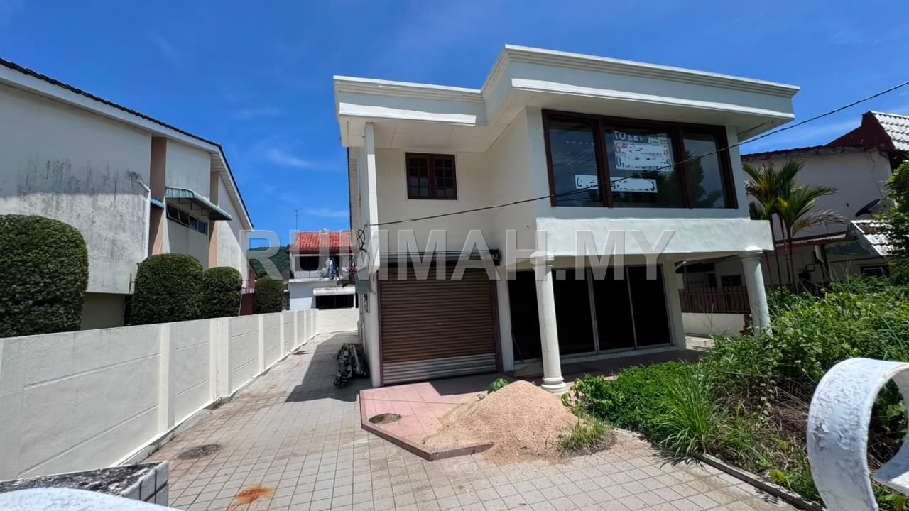 Commercial Shop House at Jalan Masjid Negeri at Island Glades For Rent !! 
