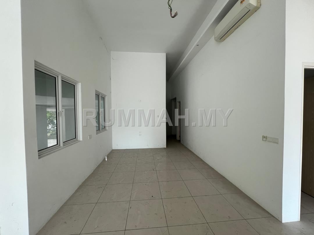 The Clovers Private Lift Original Unit @ Bayan Lepas For Sale
