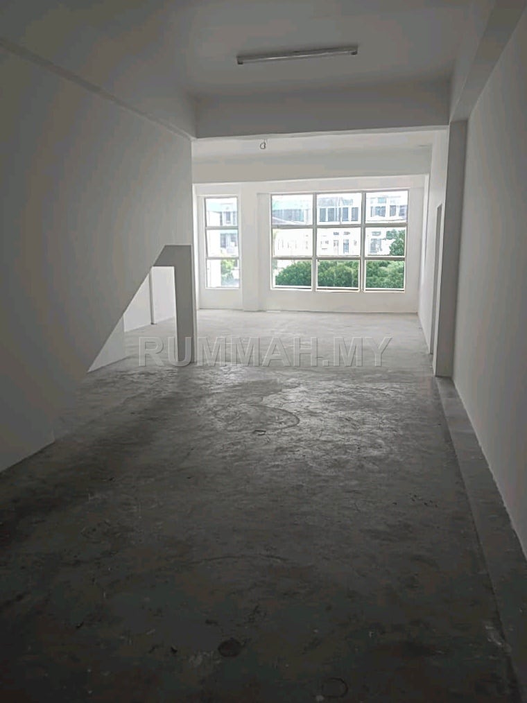 commercial in Klang, Selangor — photo 7