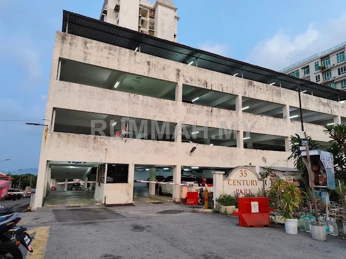 condo in Gelugor, Penang — photo 7