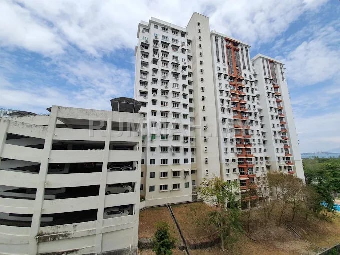 condo in Gelugor, Penang — photo 6