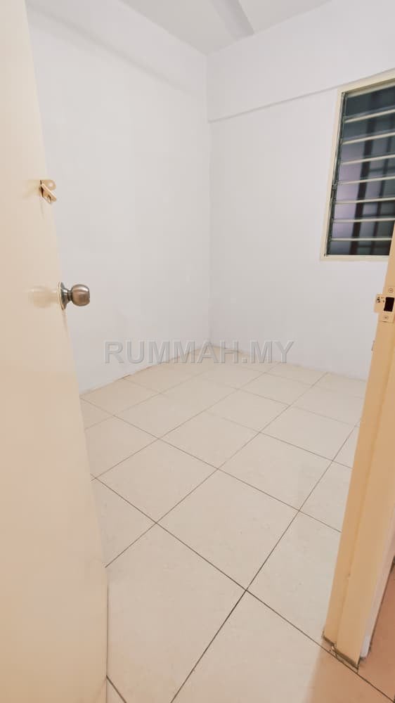 condo in Jelutong, Penang — photo 4