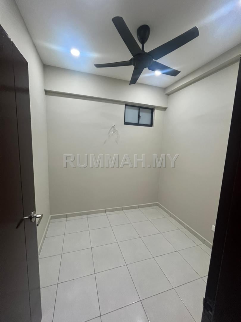 condo in Gelugor, Penang — photo 6