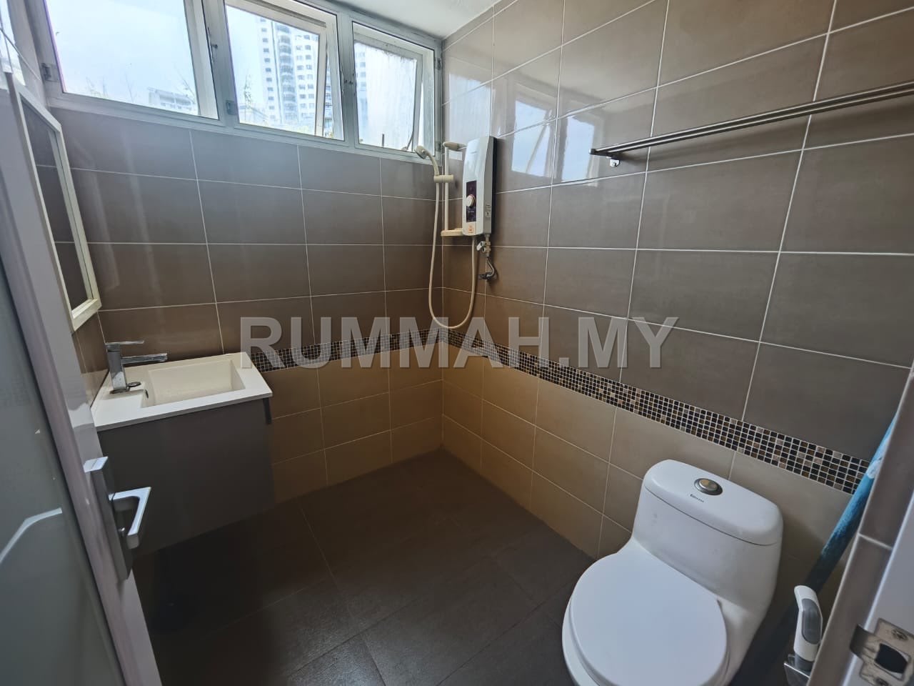 condo in Batu Ferringhi, Penang — photo 3