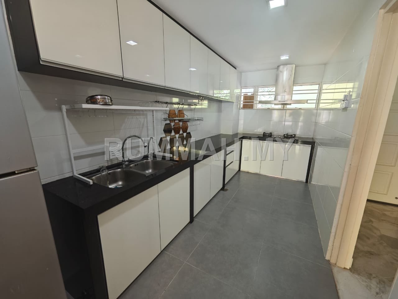 condo in Batu Ferringhi, Penang — photo 6