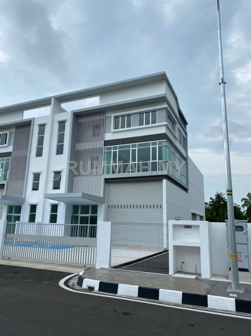 Factory / Warehouse for Sale @ Golden Gateway, Valdor | Freehold