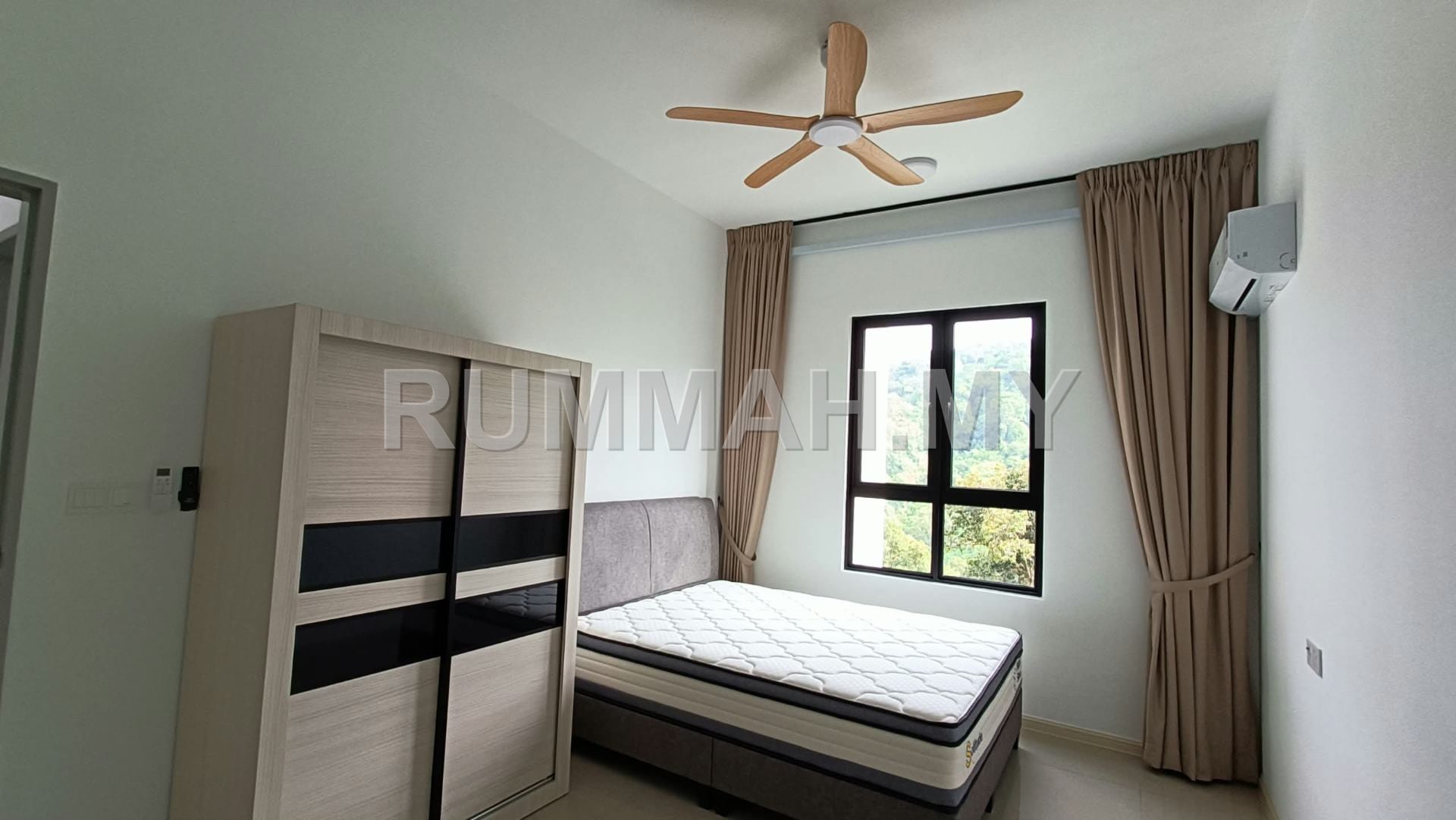 condo in Teluk Kumbar, Penang — photo 4