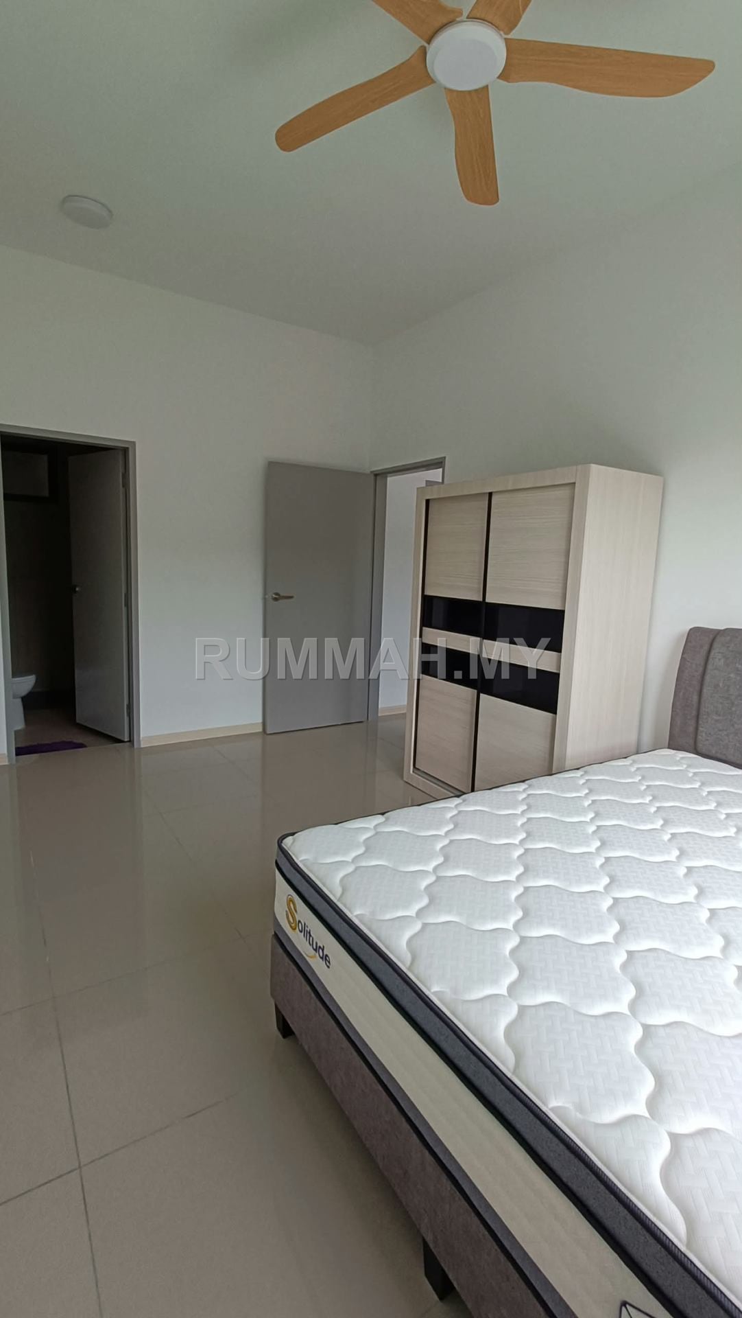 condo in Teluk Kumbar, Penang — photo 5