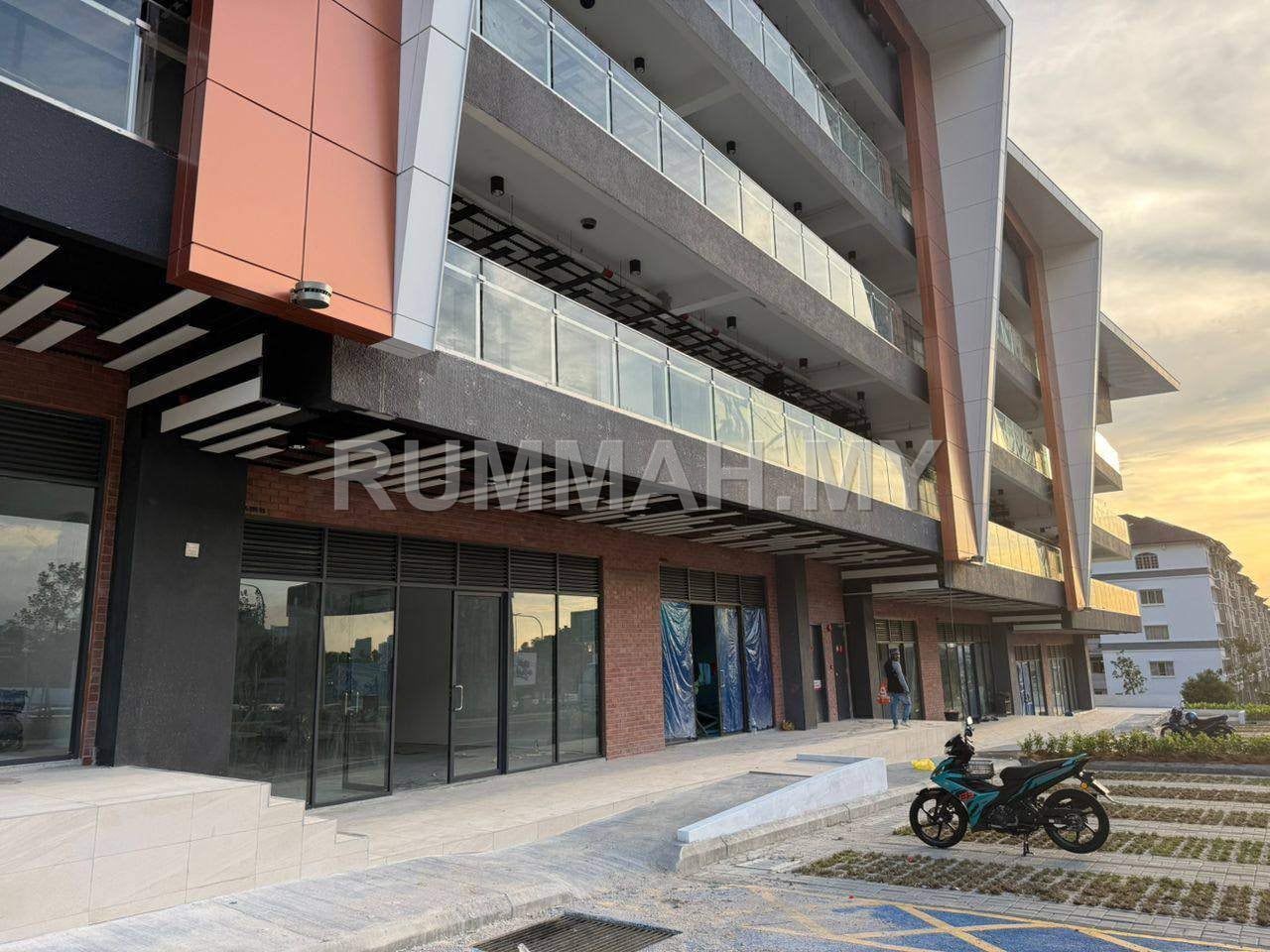 commercial in Puchong, Selangor — photo 2