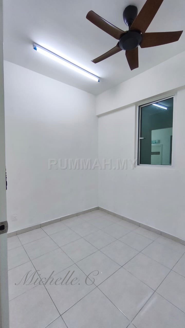 condo in Gelugor, Penang — photo 6