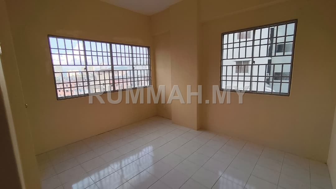 condo in Gelugor, Penang — photo 4