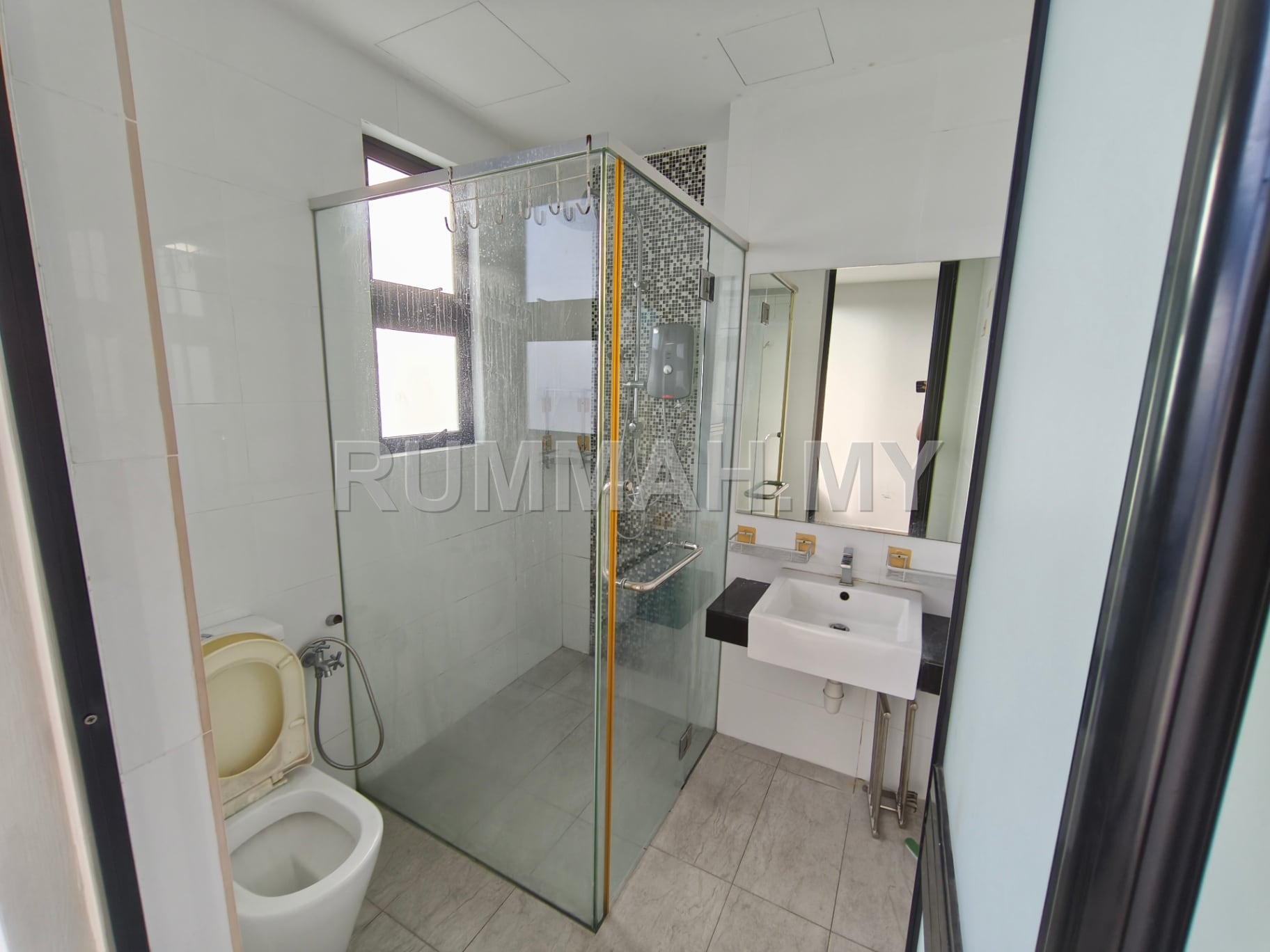 condo in Taman Mas Puchong, Selangor — photo 4