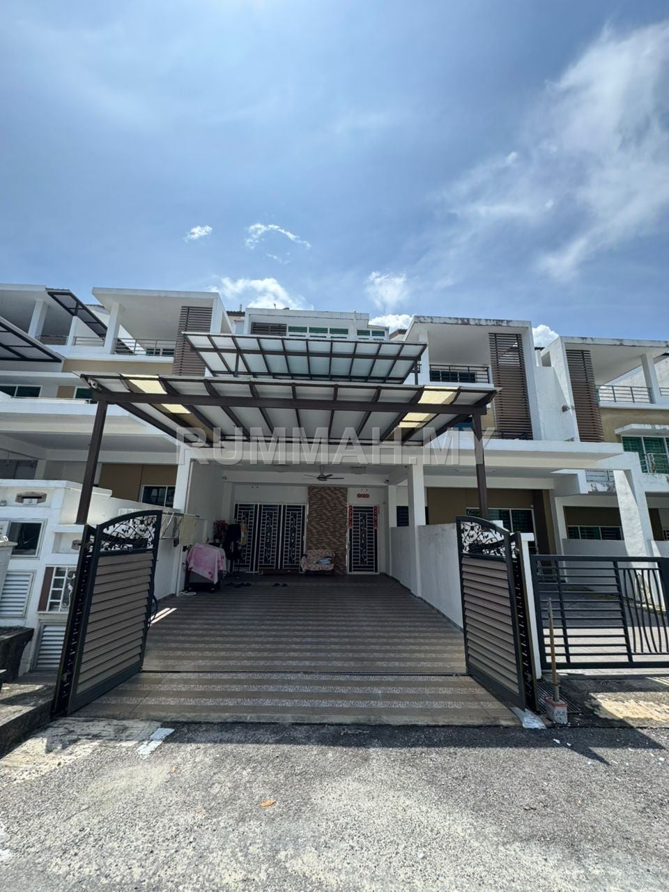 🚨 🏡 GOOD BUY! RENOVATED 3-STOREY TERRACE @ BATU MAUNG 🏡 🚨 💰 ONLY RM1.05 MILLION