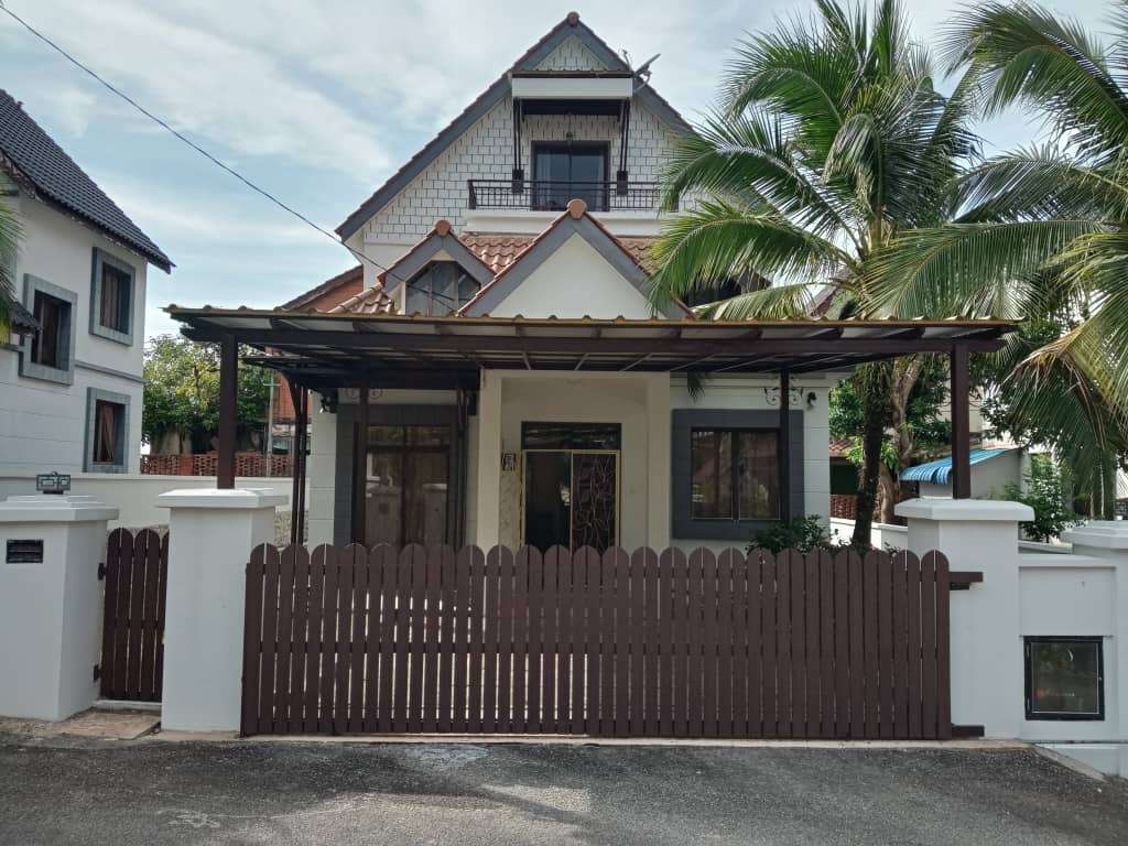 Ferringhi Villa Bungalow — 2½ Storey Freehold Home for Sale / Rent
