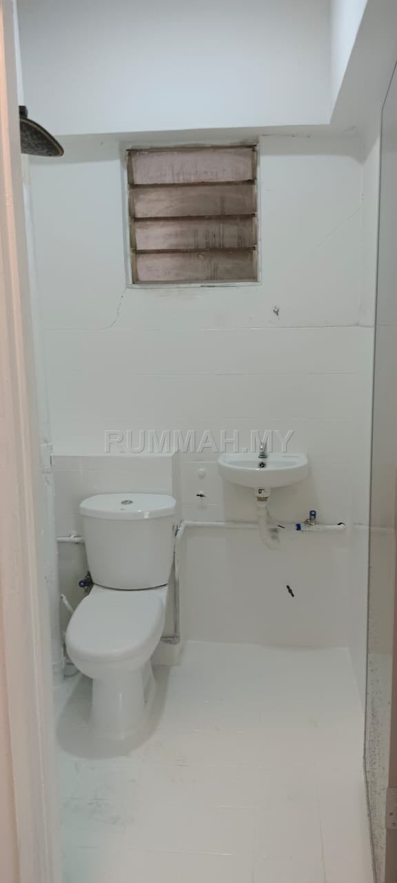 condo in cheras, Selangor — photo 2