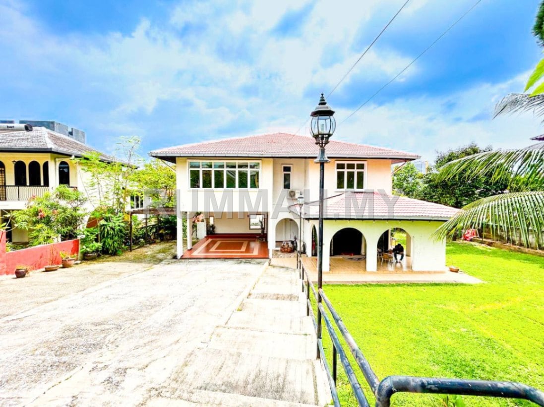 2 STOREY BUNGALOW SEKSYEN 11 @ SHAH ALAM FOR SALE !!!