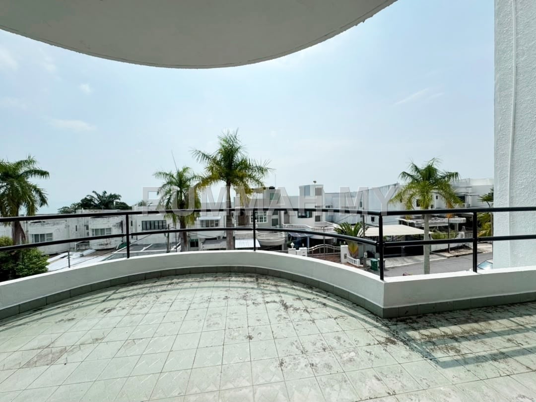 house in Batu Ferringhi, Penang — photo 2