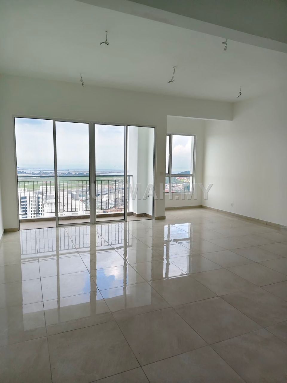 3-bedroom condo in Bayan Lepas, Penang for sale - Lucerne Residence 1100sf Brand New 2Cp Seaview Bayan Lepas