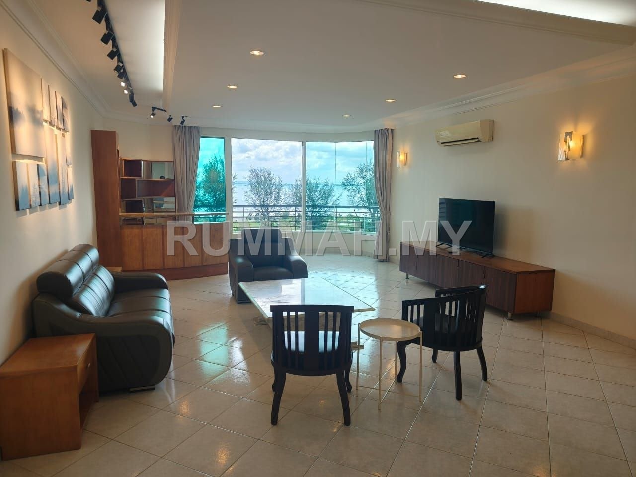 3-bedroom condo in George Town, Penang for rent - Gurney Beach Resort, Gurney Drive | Fully Furnished
