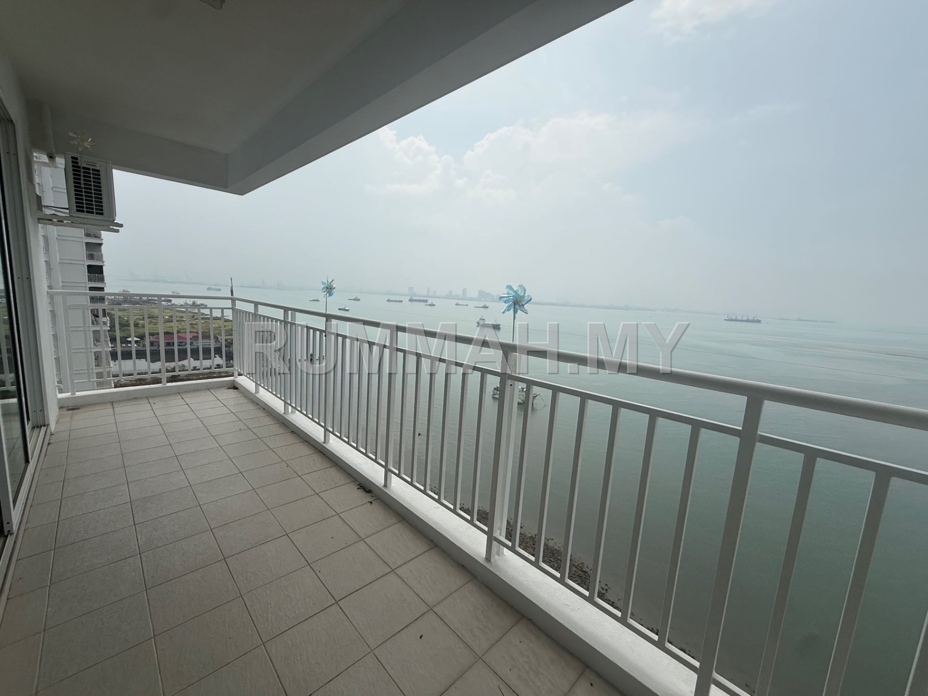 Summer Place Corner Seaview 1450sf 2CP Fully Renovated Jelutong 