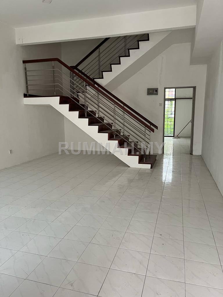 3-bedroom house in Sungai Ara, Penang for sale - Single Terrace House Renovated 1200sqft For Sale at Sungai Ara