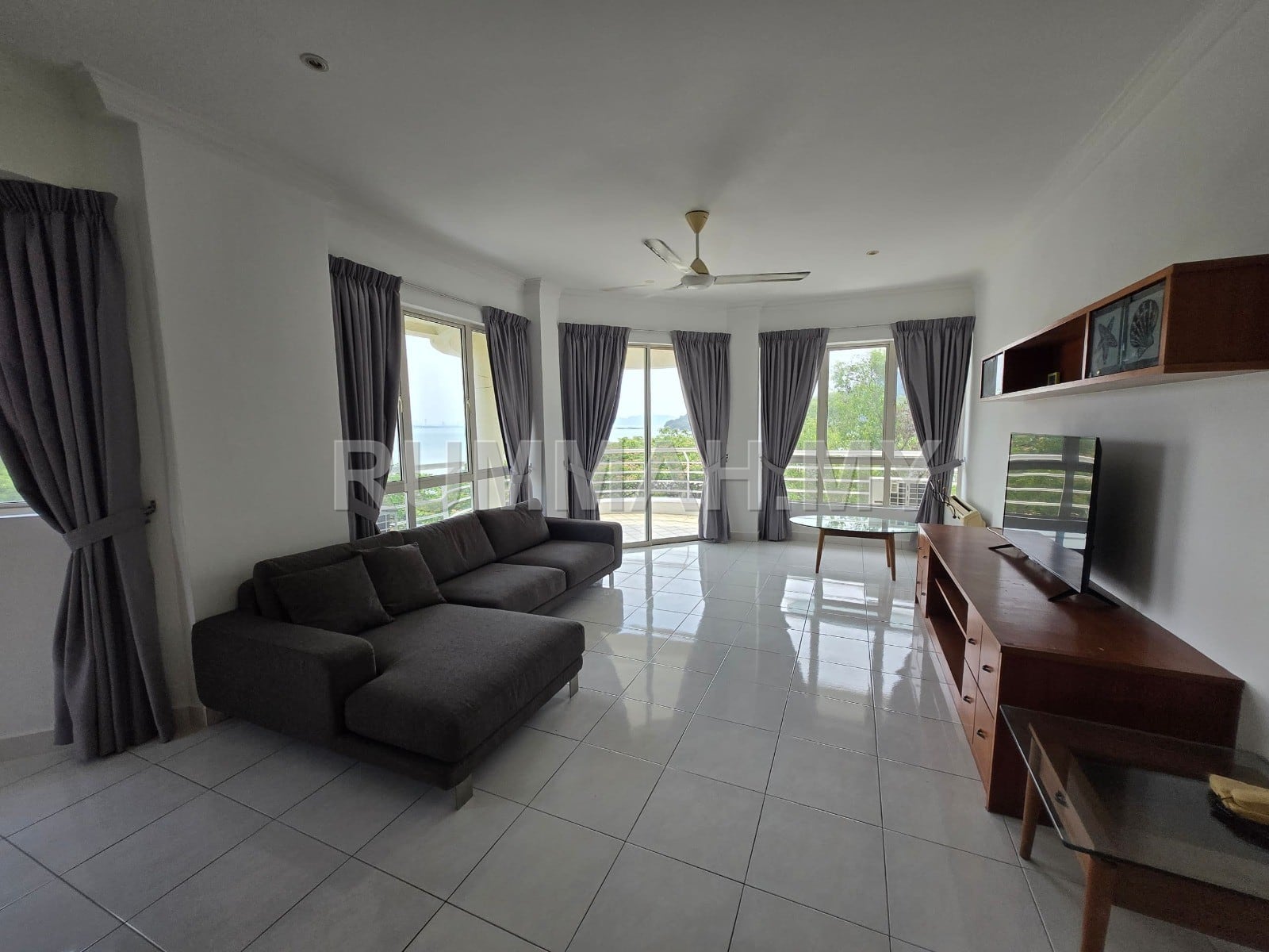 Gold Coast Resort Fully Furnished Seaview Bayan Lepas Near Queenbay