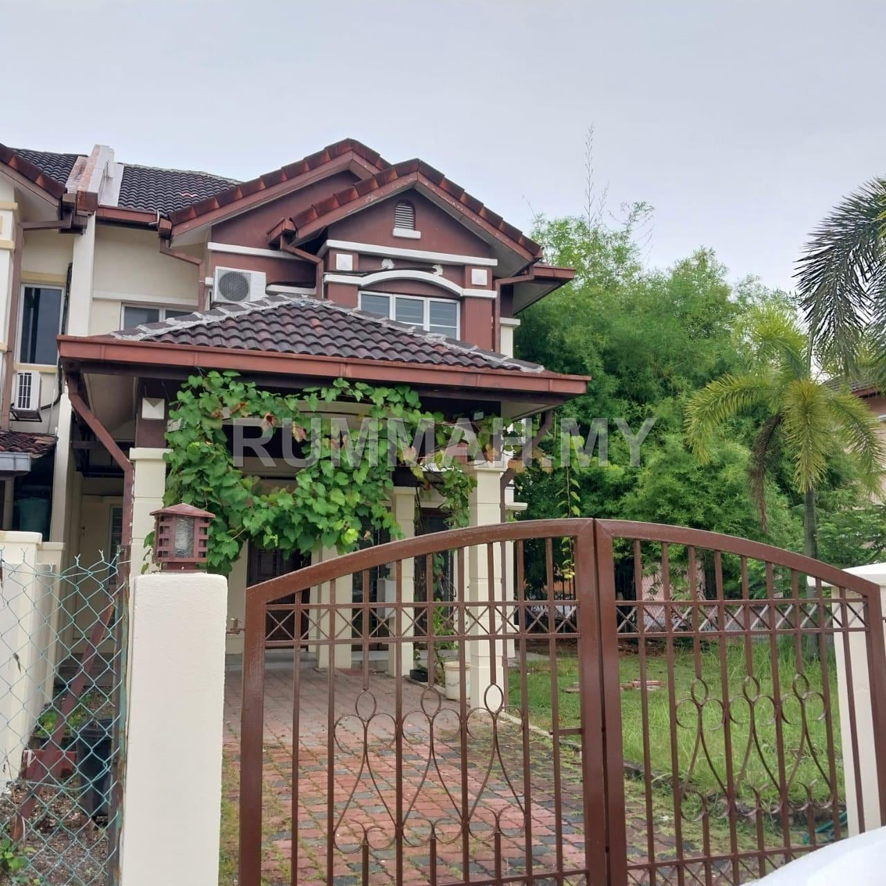 4-bedroom house in Putra Heights, Selangor for rent - Renovated Landed House with Private Garden in Putra Heights