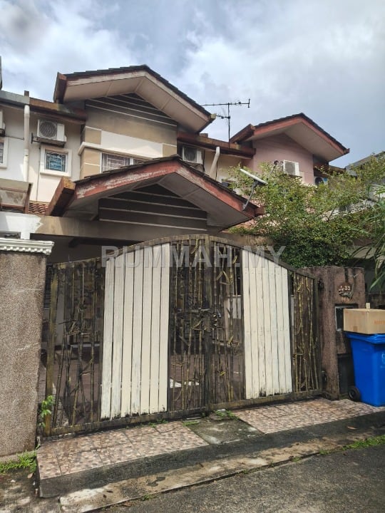 4-bedroom house in Seksyen 32 Shah Alam, Selangor for sale - Double-Storey Terrace House for Sale in Kemuning Green Hills 2, Shah Alam