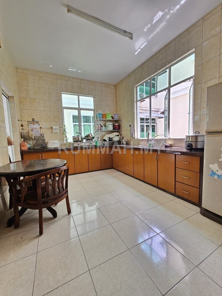3 Storey Town House for Sale at Happy Valley Ayer Itam 