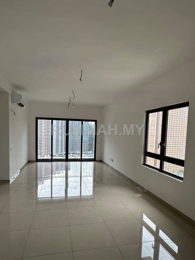 4-bedroom condo in petaling jaya, Selangor for sale - Corner Unit D'Erica Residences @ Damansara Perdana, Petaling Jaya, Selangor