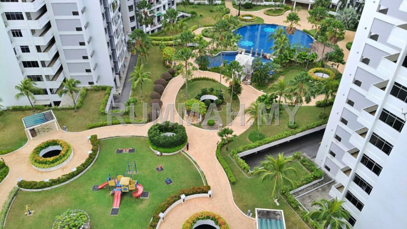 3-bedroom condo in Bayan Lepas, Penang for sale - Condo for Sale @ Putra Place, Bayan Lepas | 1 Carpark