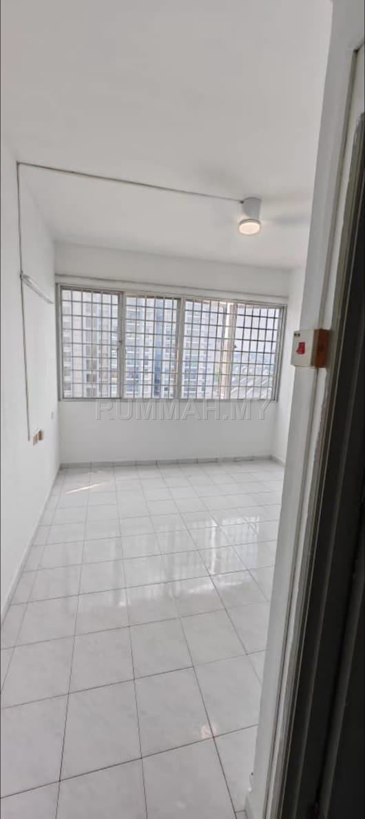 3-bedroom condo in Batu Uban, Penang for rent - Condo for Rent @ N Park, Batu Uban | Partially Furnished