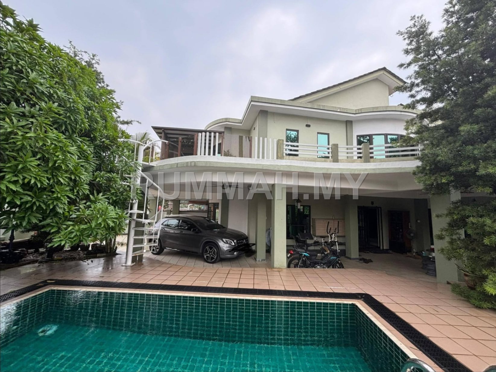 5-bedroom house in Puchong, Selangor for rent - Corner Lot Double Storey with Pool Taman Tasik Prima Puchong For Rent