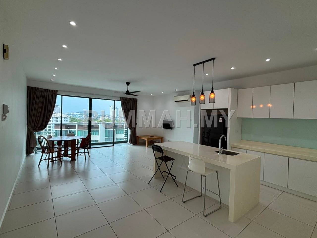 3-bedroom condo in cyberjaya, Selangor for sale - RUMAH UNTUK DIJUAL – CRYSTAL SERIN RESIDENCE, CYBERJAYA