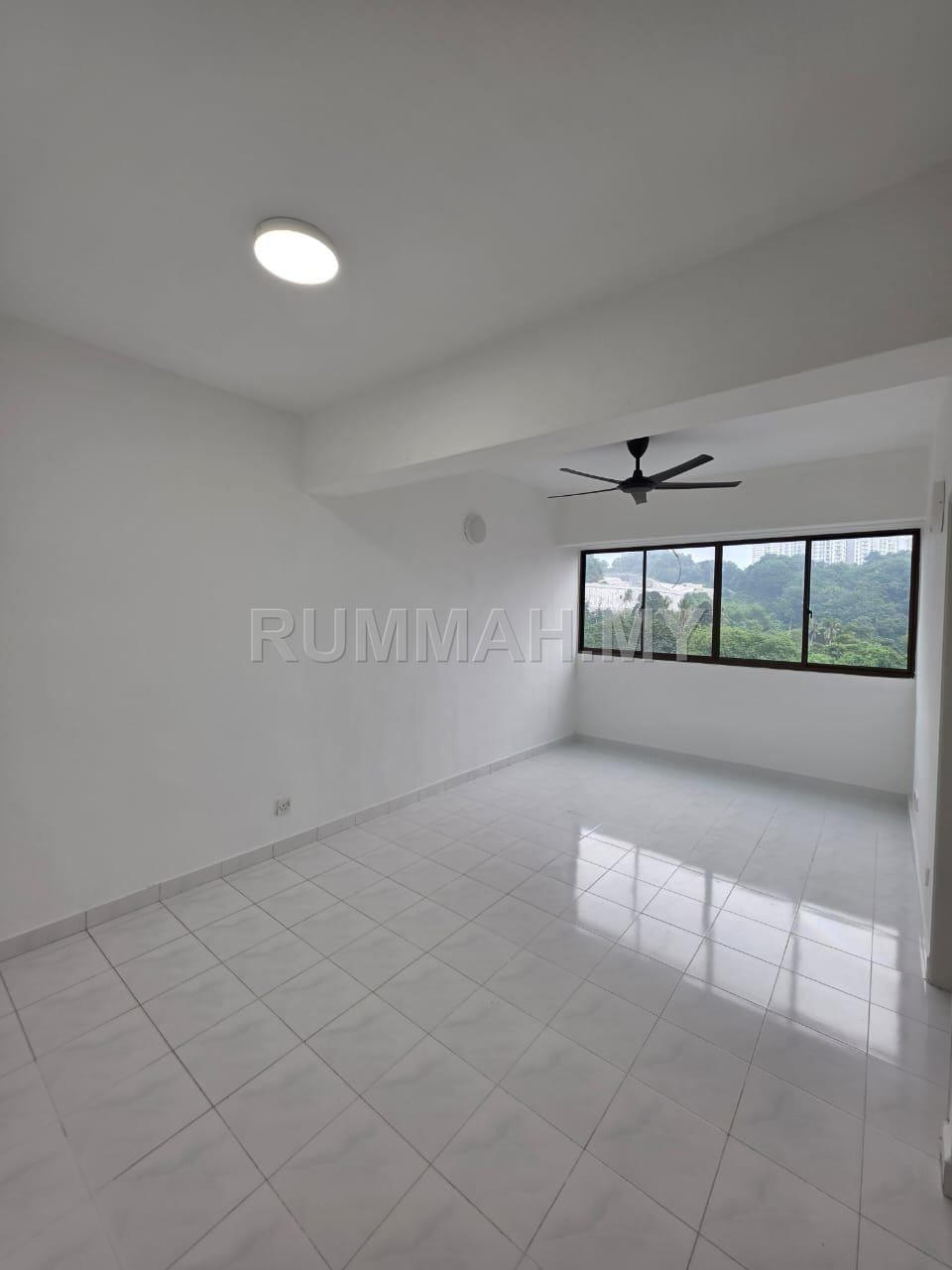 3-bedroom condo in Bayan Lepas, Penang for rent - Apartment for Rent @ Greenlane Heights, Greenlane 11600 | Spacious
