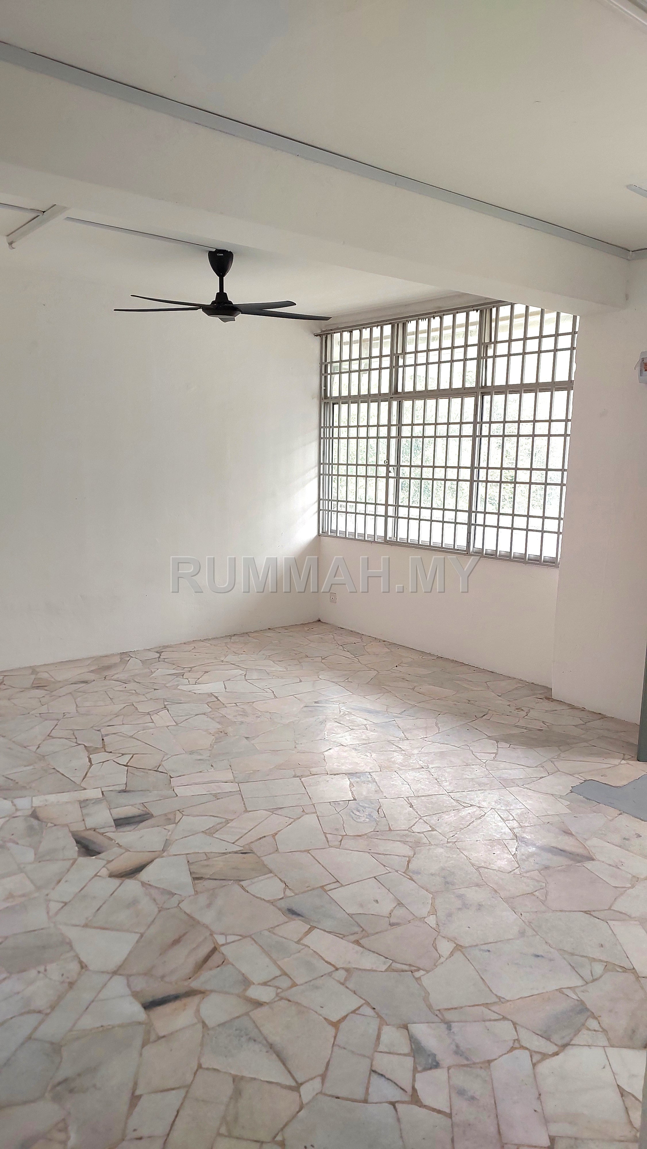 3-bedroom condo in Paya Terubong, Penang for rent - Majestic Height At Paya Terubong 
