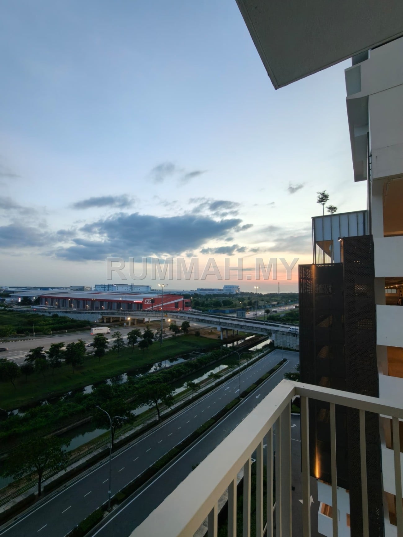 3-bedroom condo in Batu Kawan, Penang for rent - Apartment for Rent @ Vivo Executive Apartment, Batu Kawan | Corner Unit