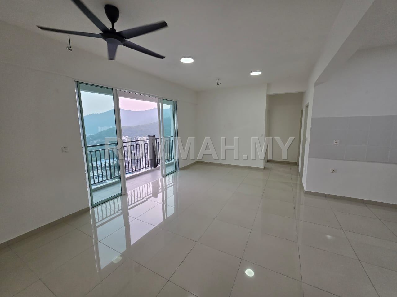 3-bedroom condo in Gelugor, Penang for rent -  Ideal Residency, Gelugor | Partially Furnished  | Near USM Greenlane