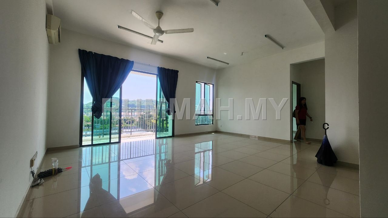 3-bedroom condo in Bayan Lepas, Penang for sale - Tree Sparina Condo at Bayan Lepas near Airport,  1300sft, 2 Carpark SA10415