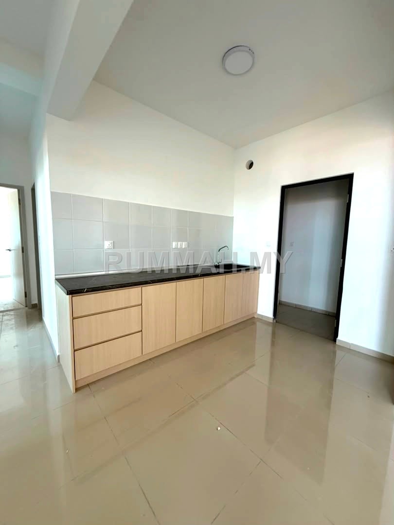 3-bedroom condo in Gelugor, Penang for rent -  Ideal Venice High Floor For Rent